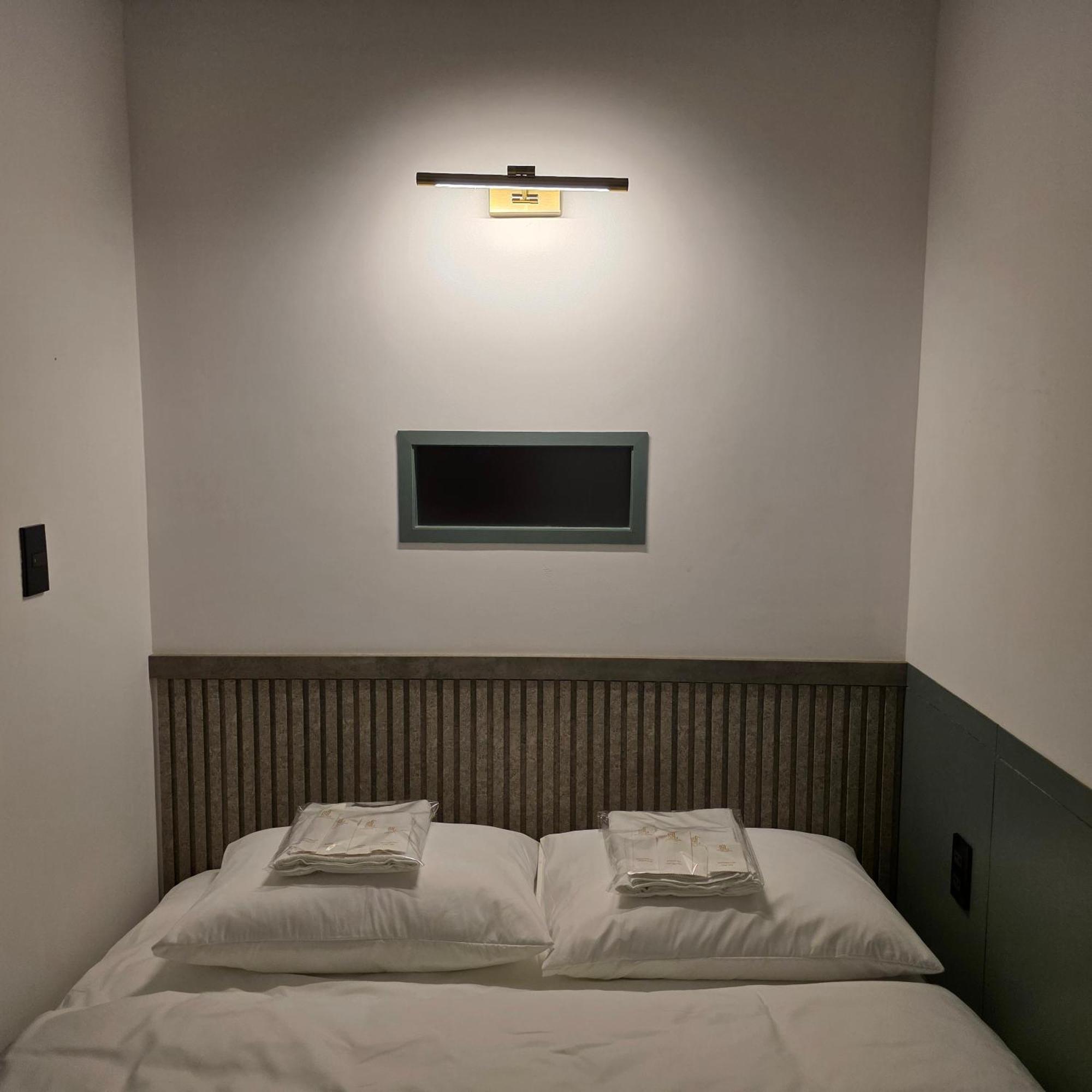 Cozy Cubes Hotel Хошимин Екстериор снимка