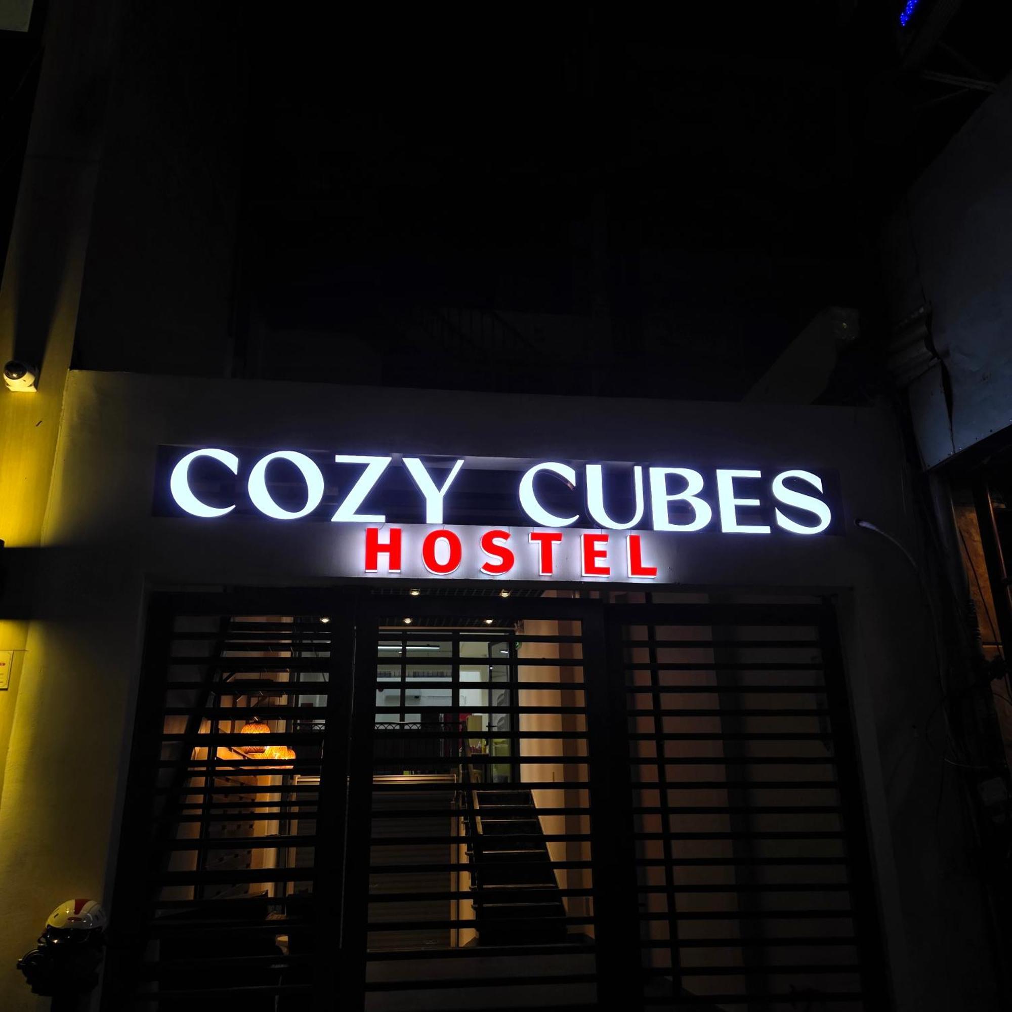 Cozy Cubes Hotel Хошимин Екстериор снимка