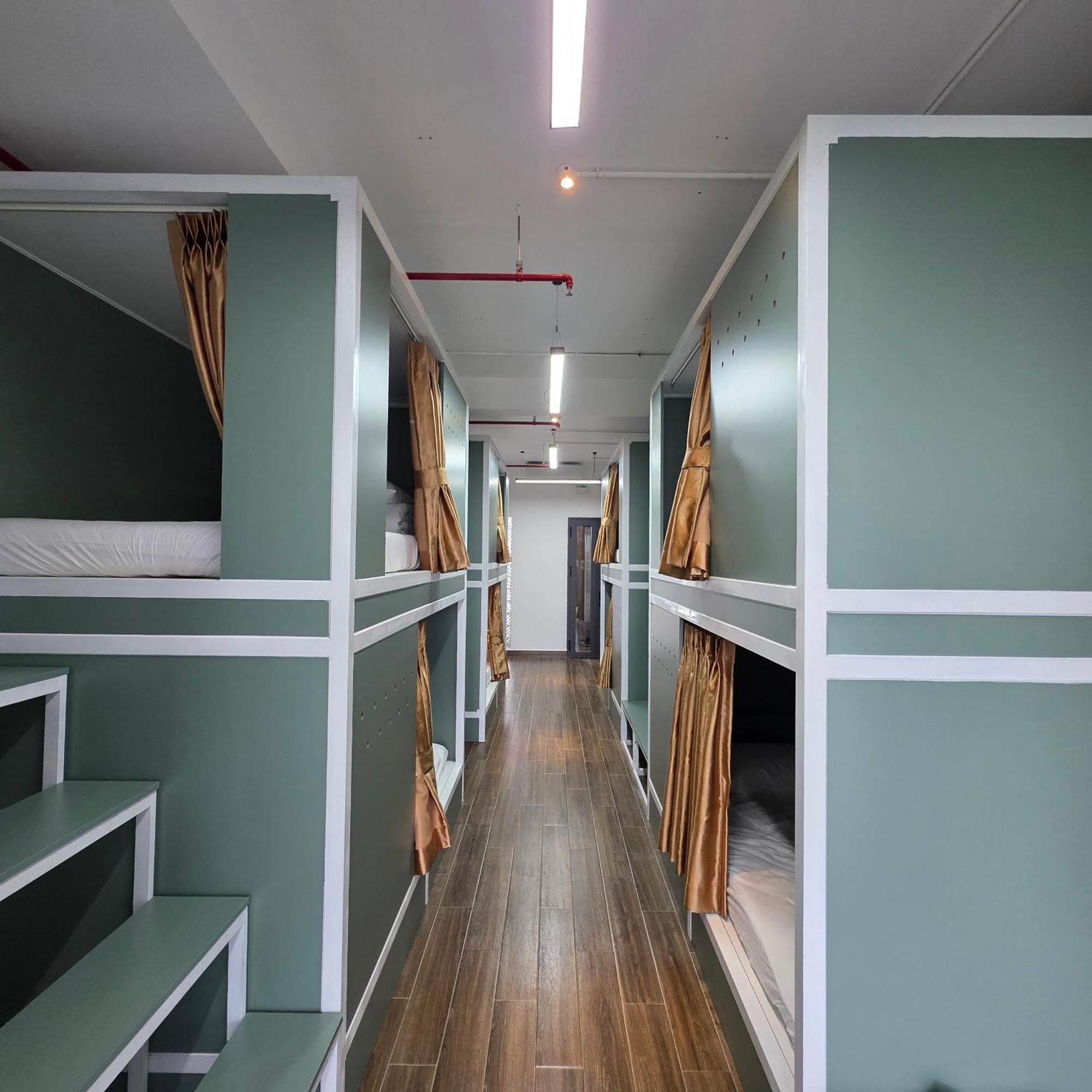Cozy Cubes Hotel Хошимин Екстериор снимка